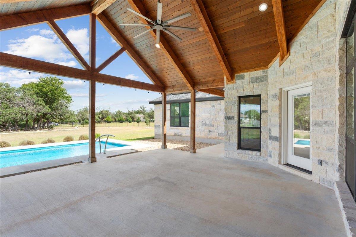 1235 Ambrose DR