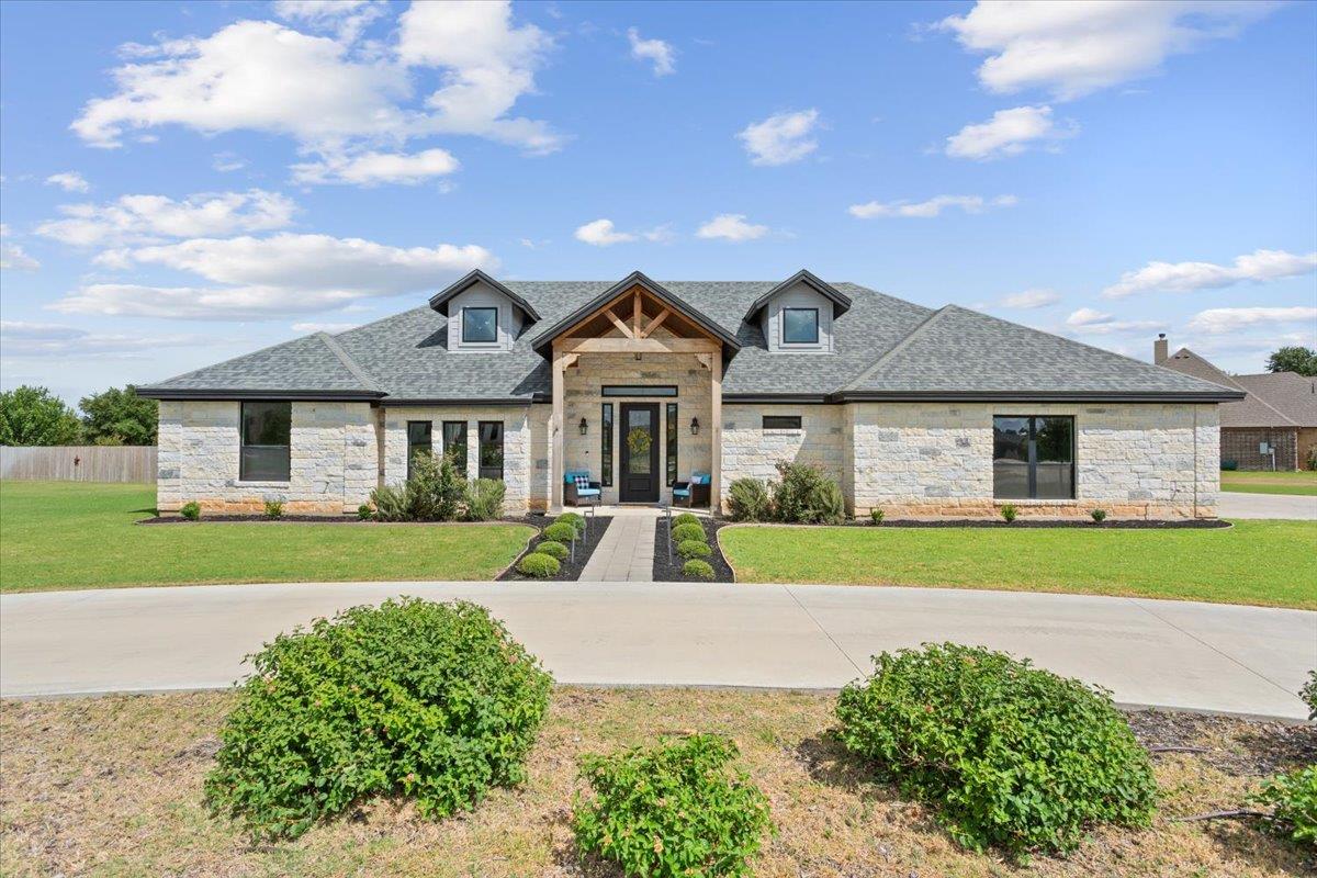 1235 Ambrose DR