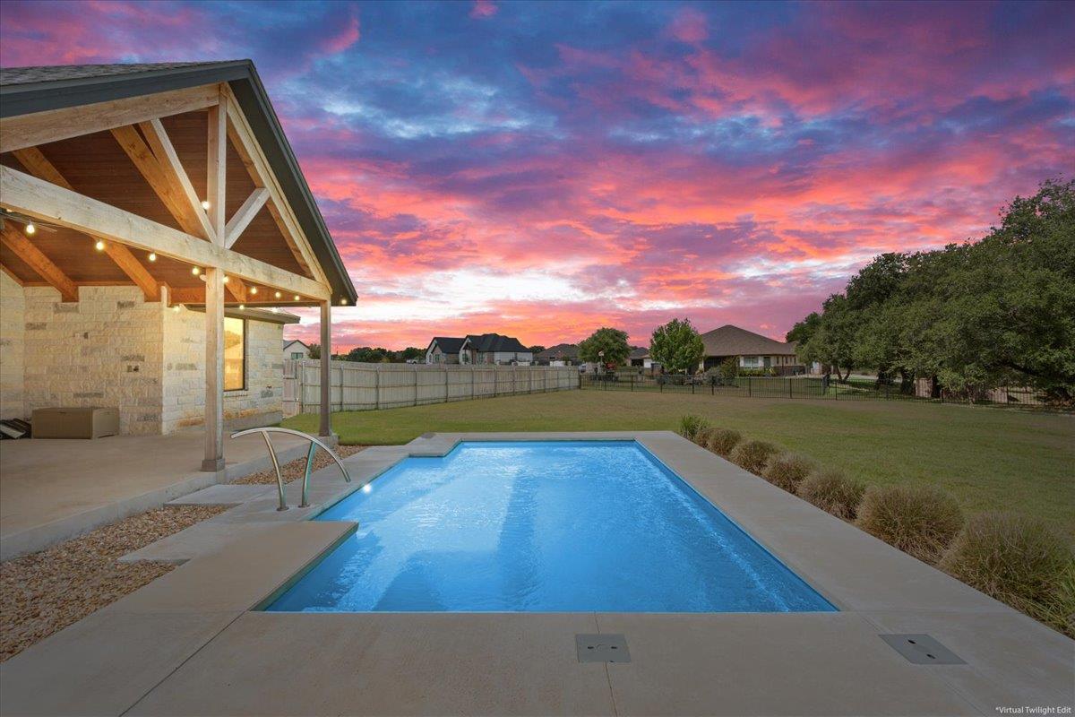 1235 Ambrose DR