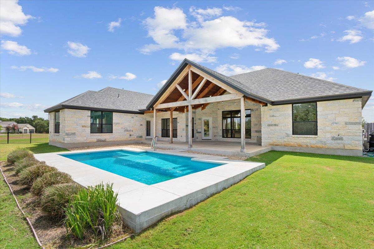 1235 Ambrose DR