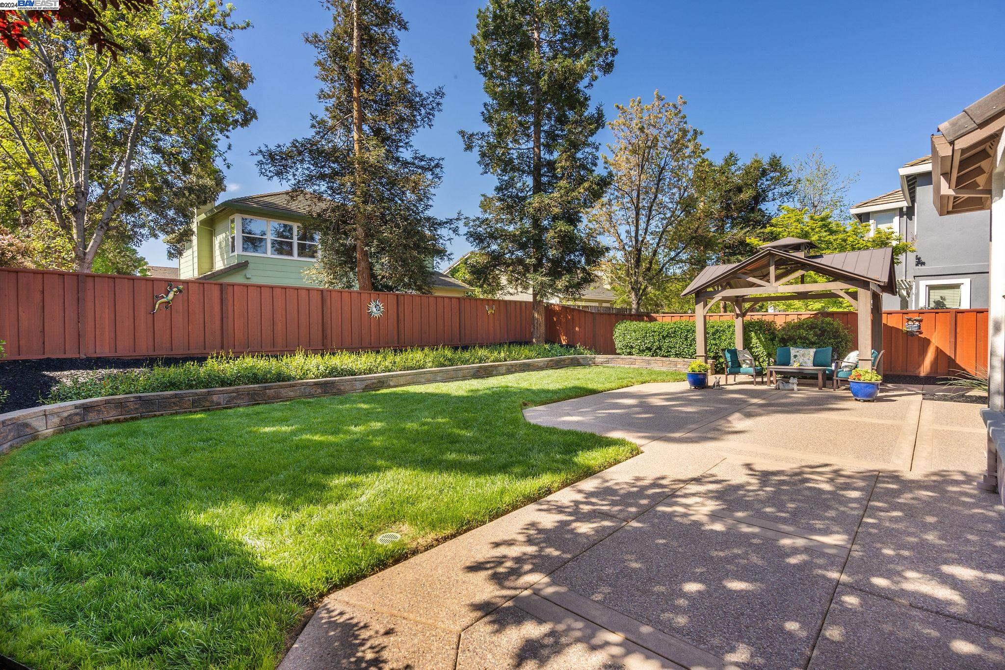 5889 Woodrose Way