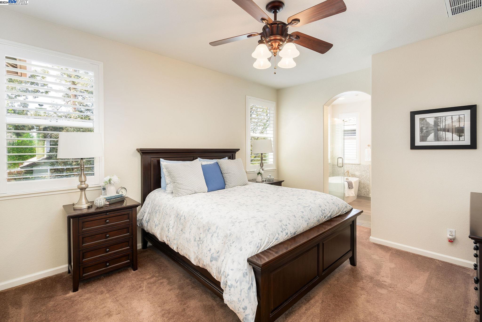 5889 Woodrose Way