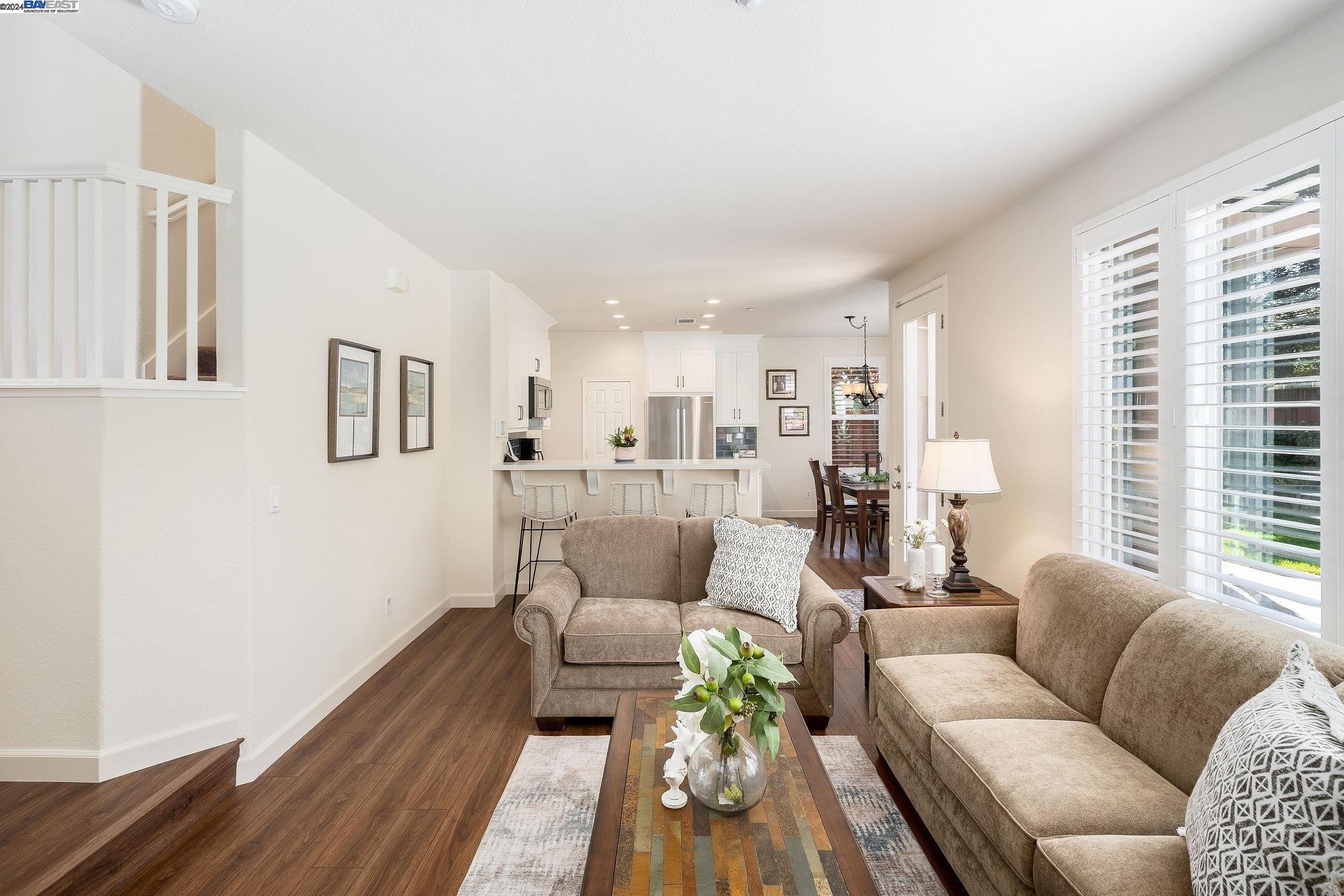 5889 Woodrose Way