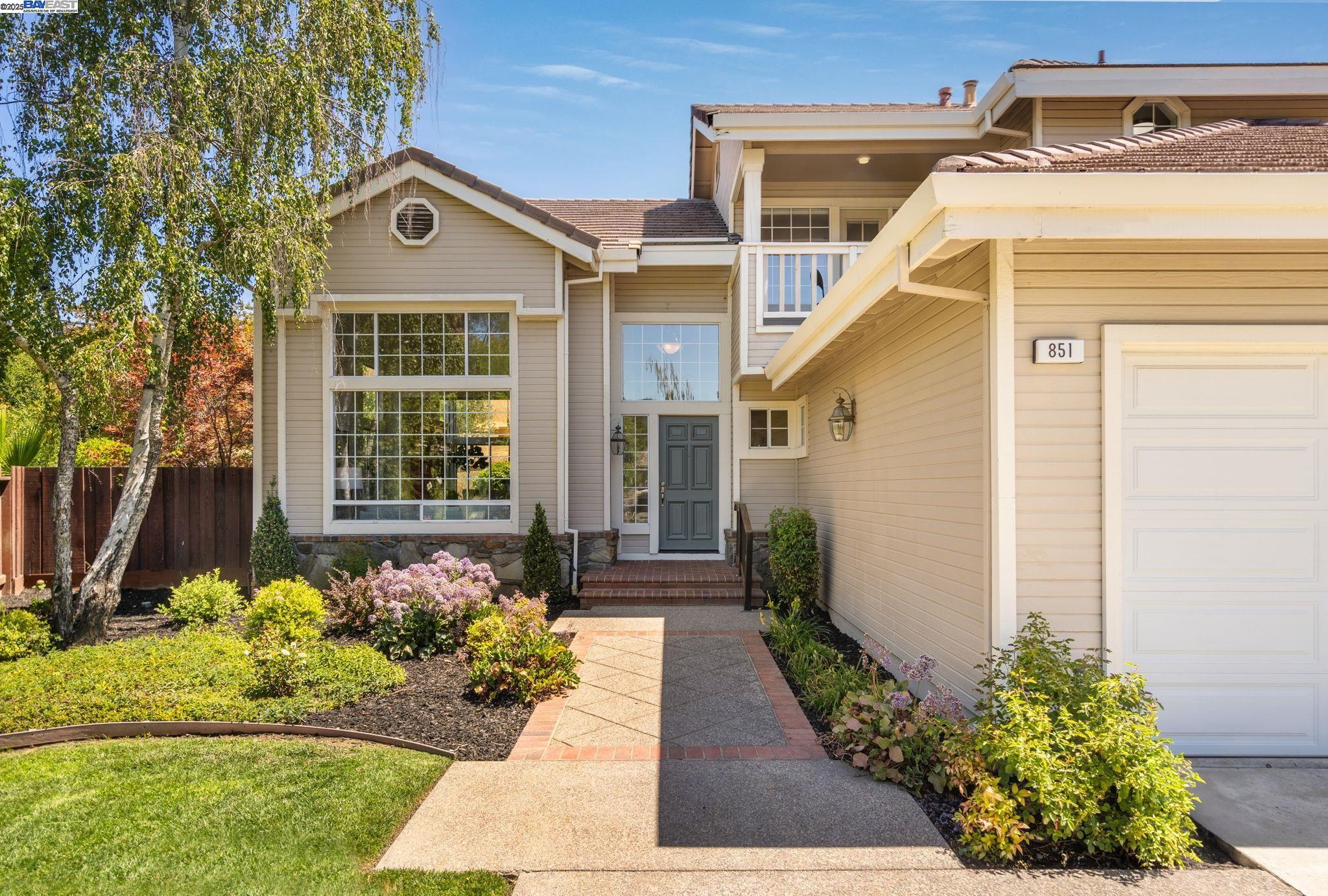 851 Independence Ct