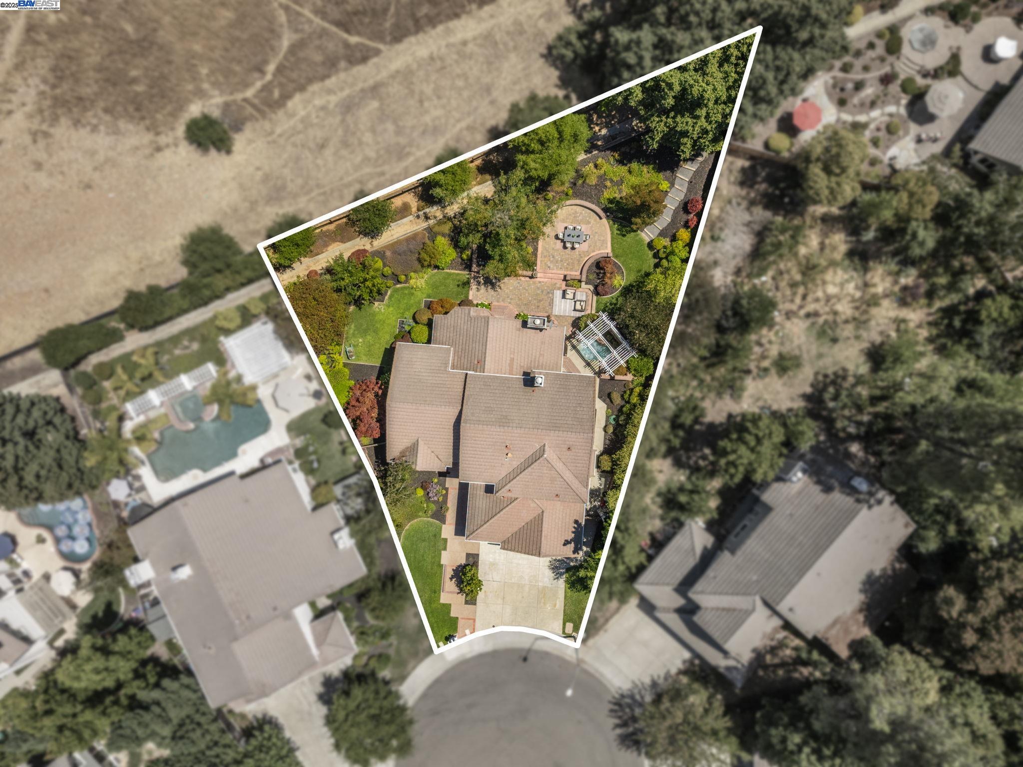 851 Independence Ct