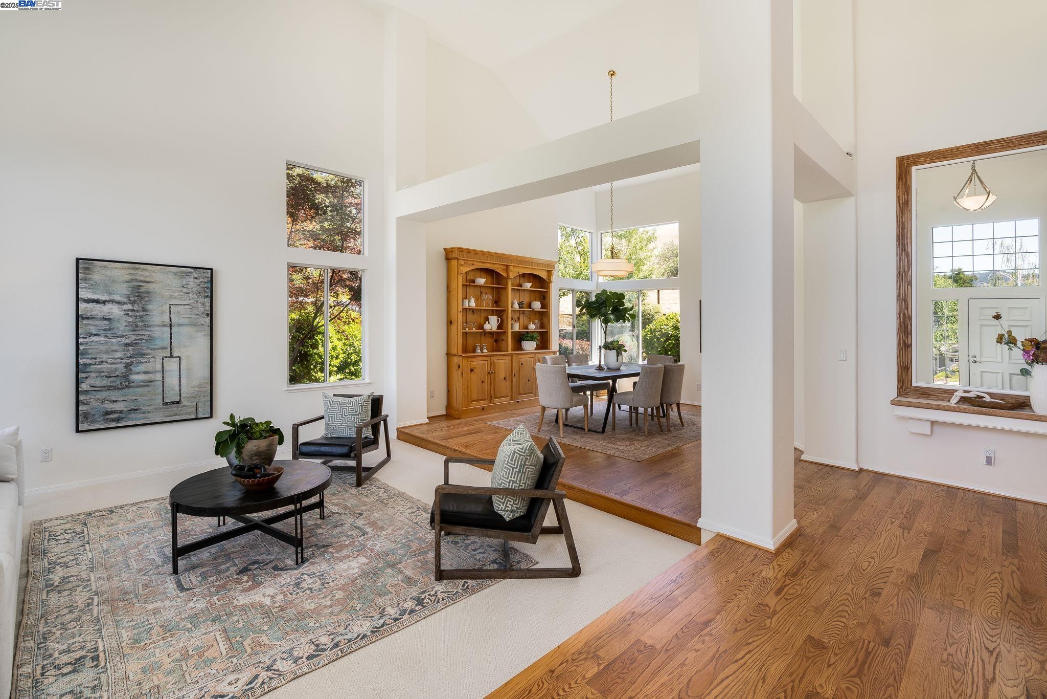 851 Independence Ct