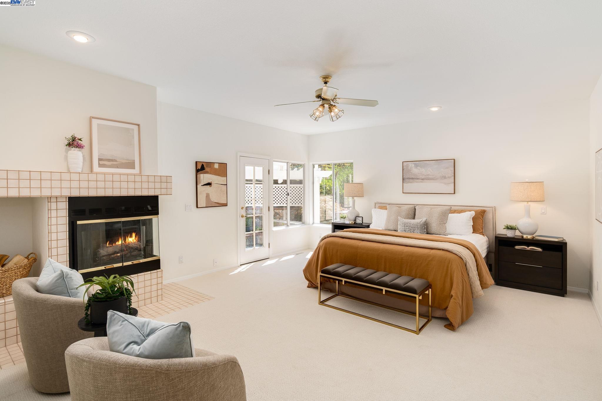 851 Independence Ct