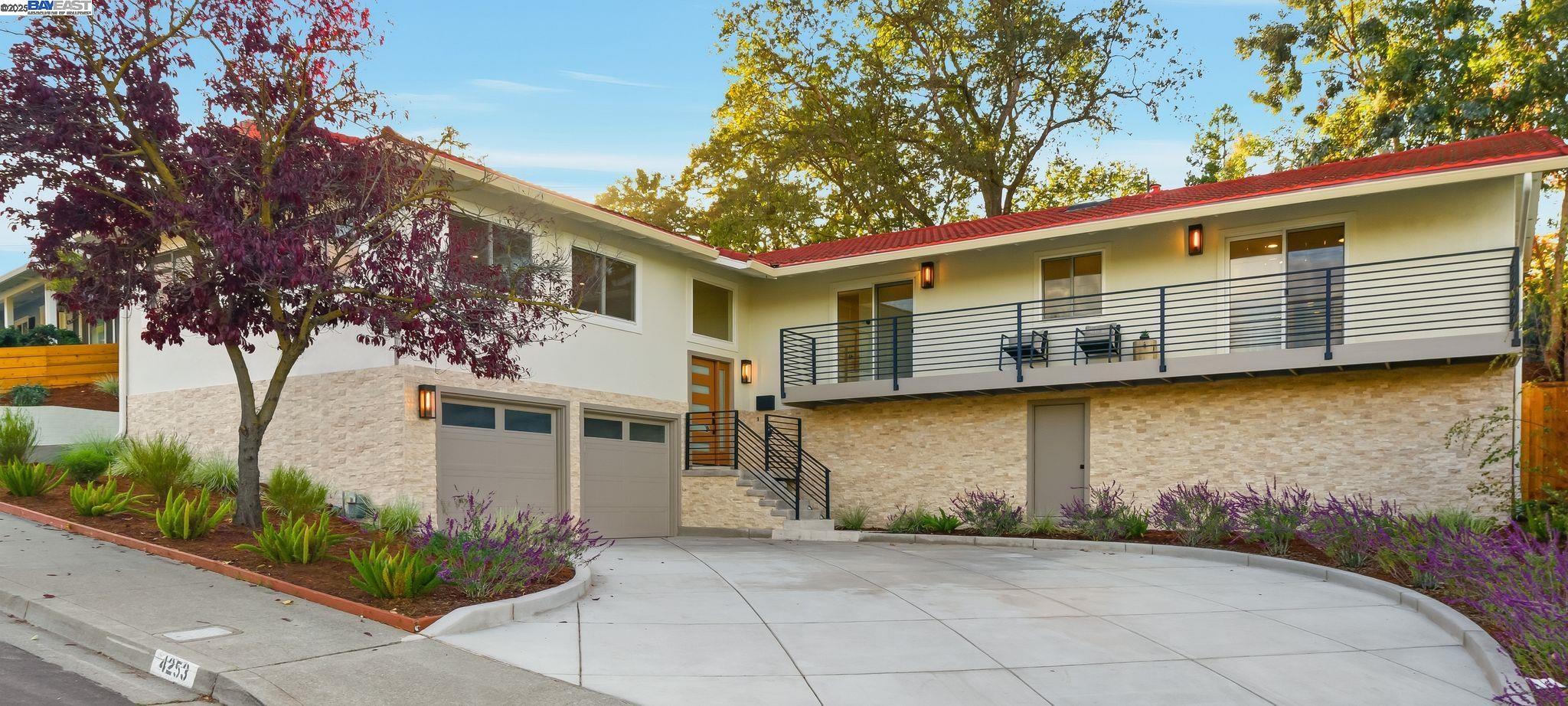 4253 Mirador Dr