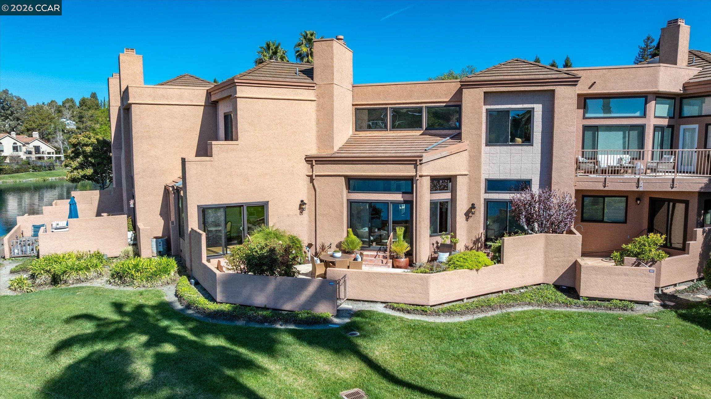 4059 W Lakeshore Dr