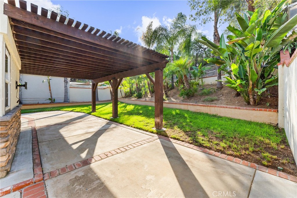 25 Westbrook Lane