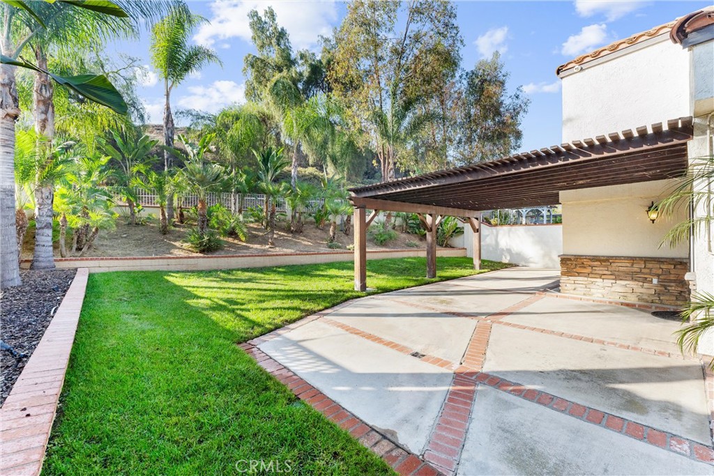 25 Westbrook Lane