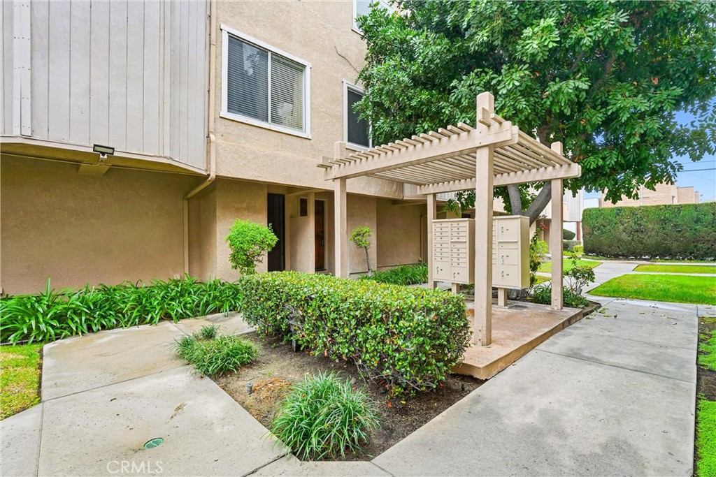 334 S Walnut