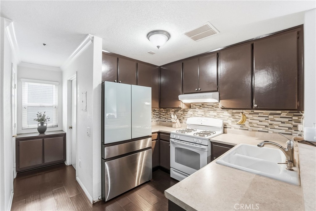 334 S Walnut
