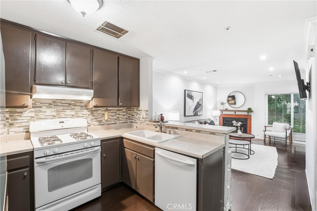 334 S Walnut