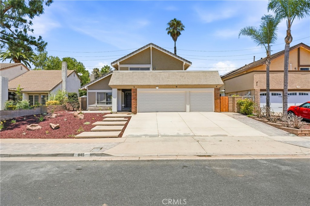 845 Woodcrest