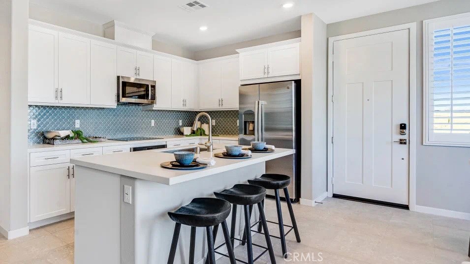 2863 E Amberley Privado