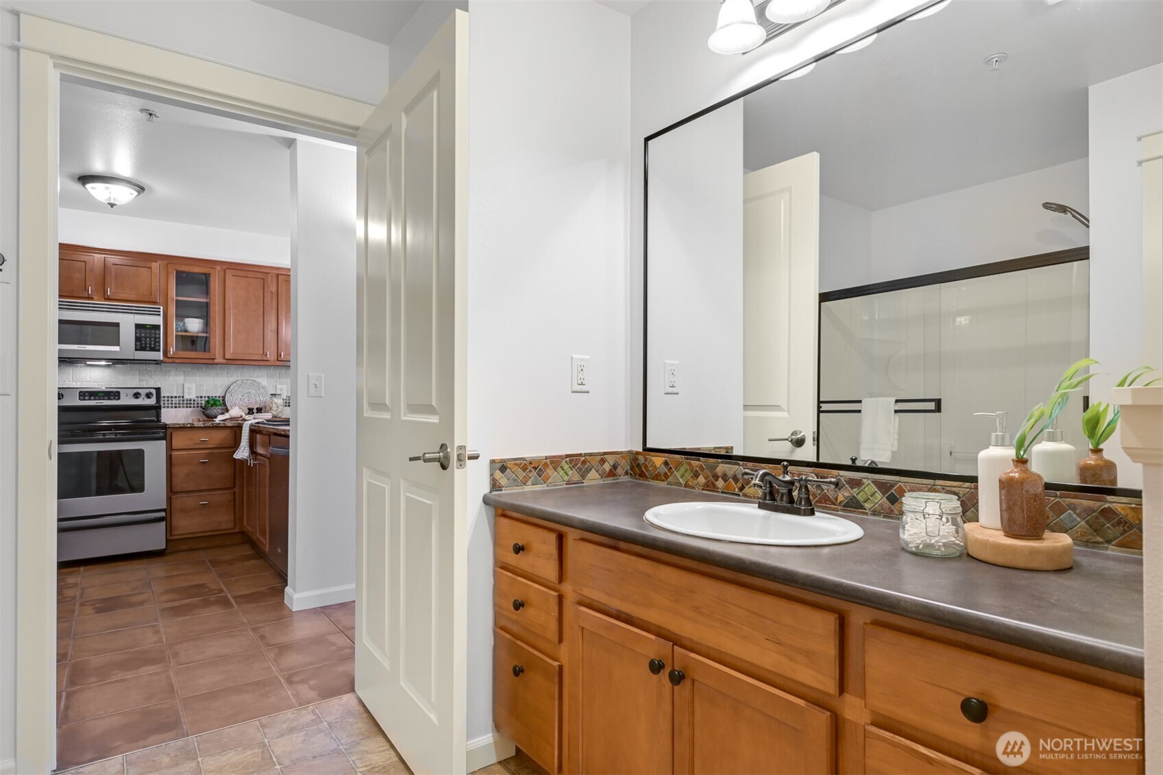 700 32nd Street Unit: A407