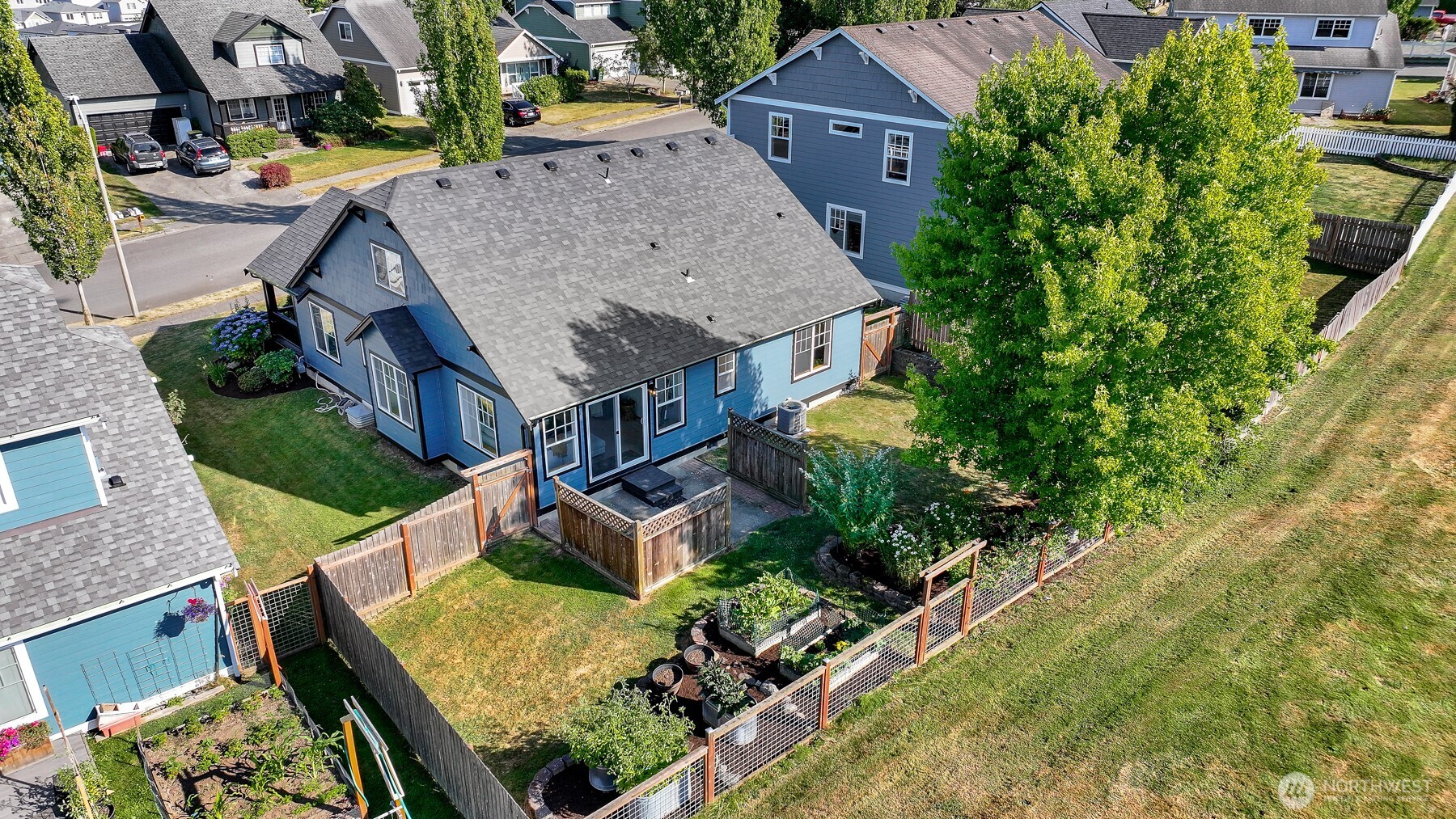6213 Lincoln Drive