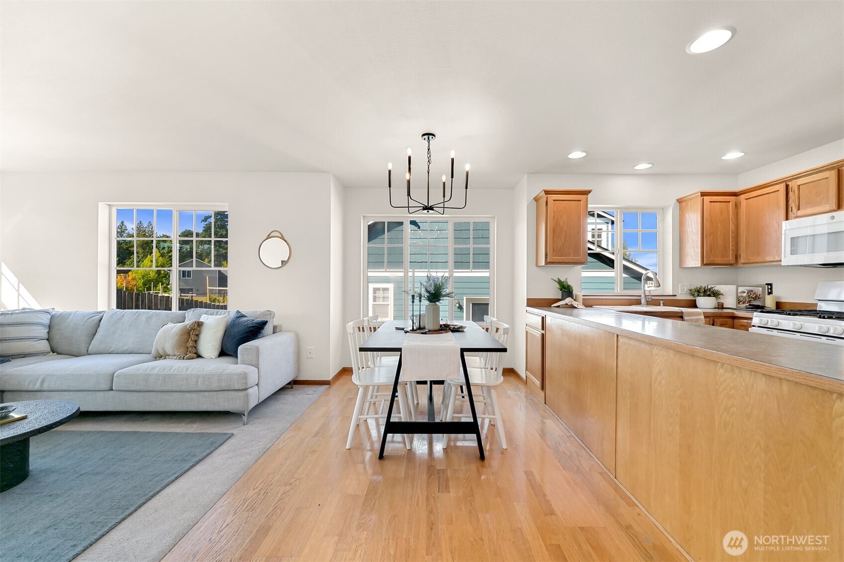 6213 Lincoln Drive