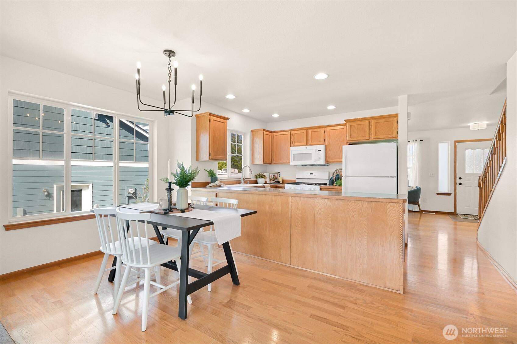 6213 Lincoln Drive