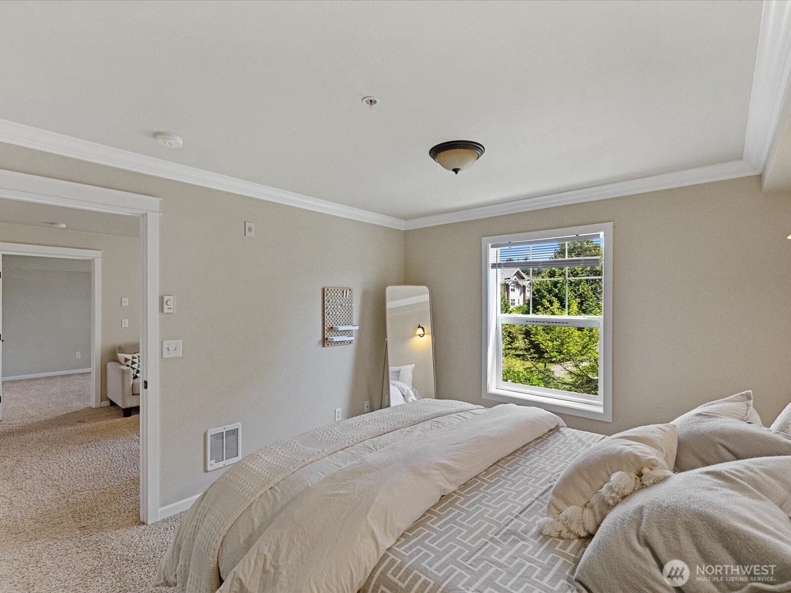 690 32nd Street Unit: B205