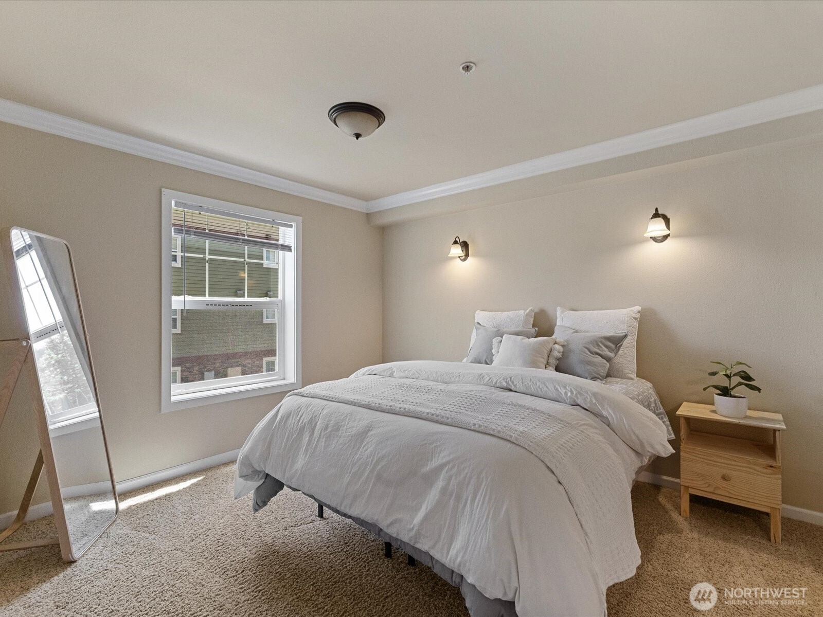 690 32nd Street Unit: B205