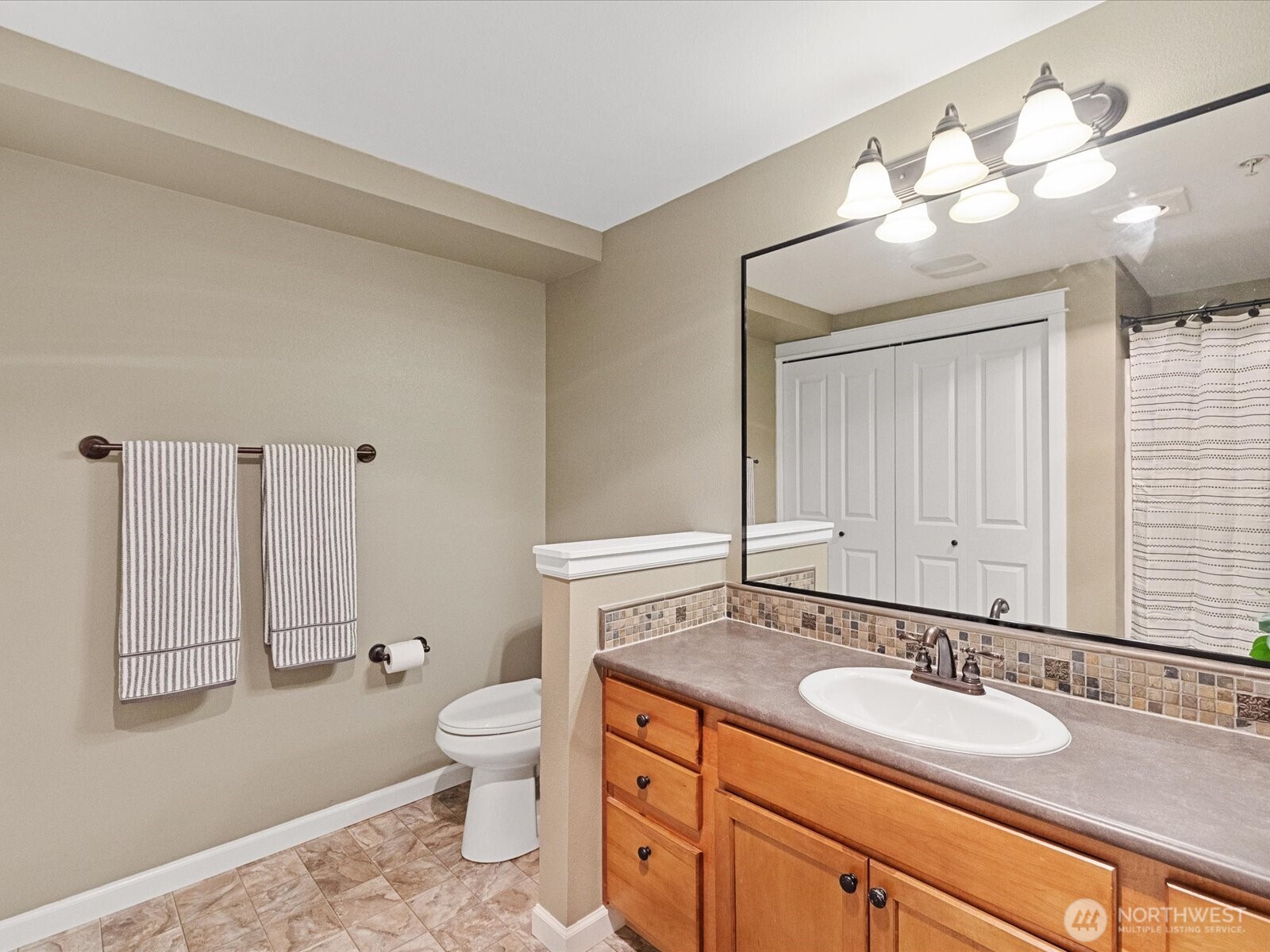 690 32nd Street Unit: B205