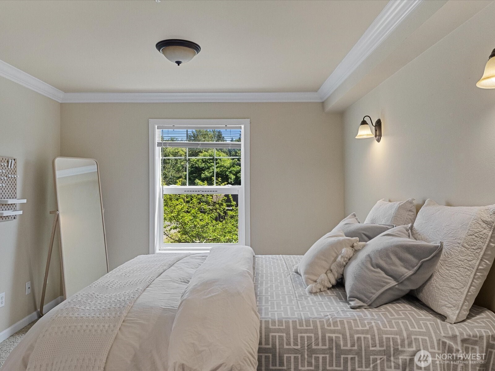 690 32nd Street Unit: B205