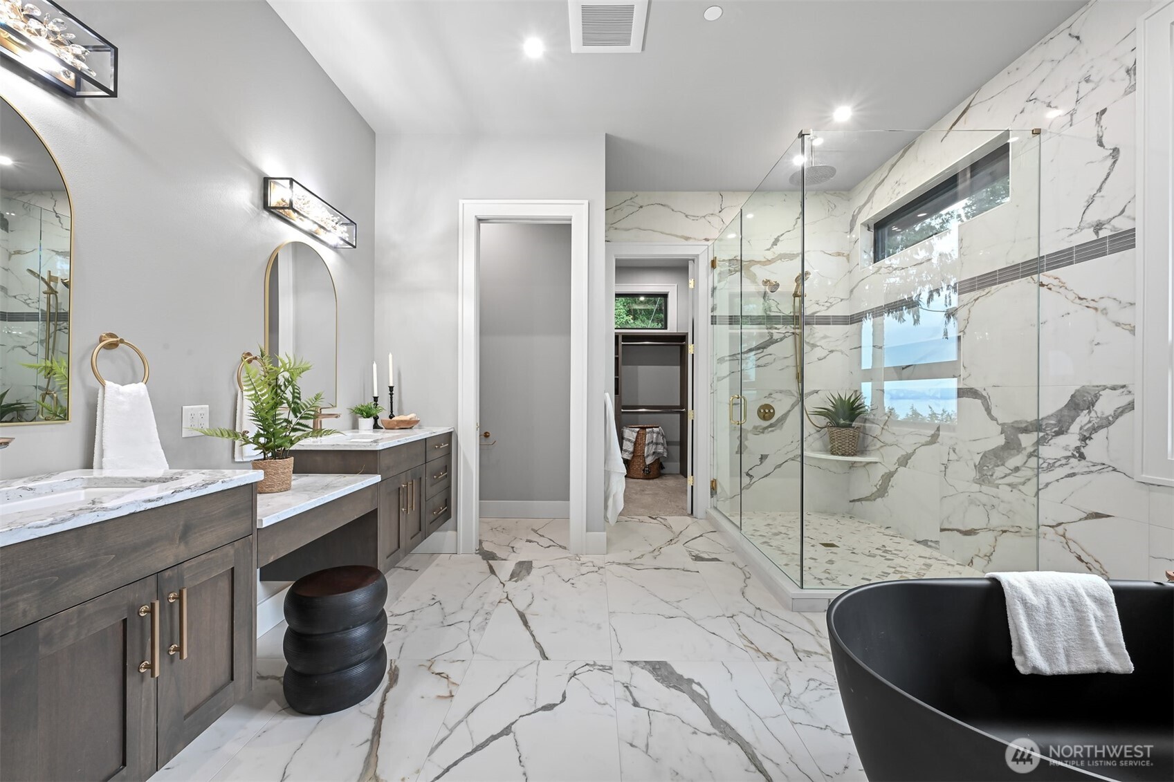 555 Whitecap Road