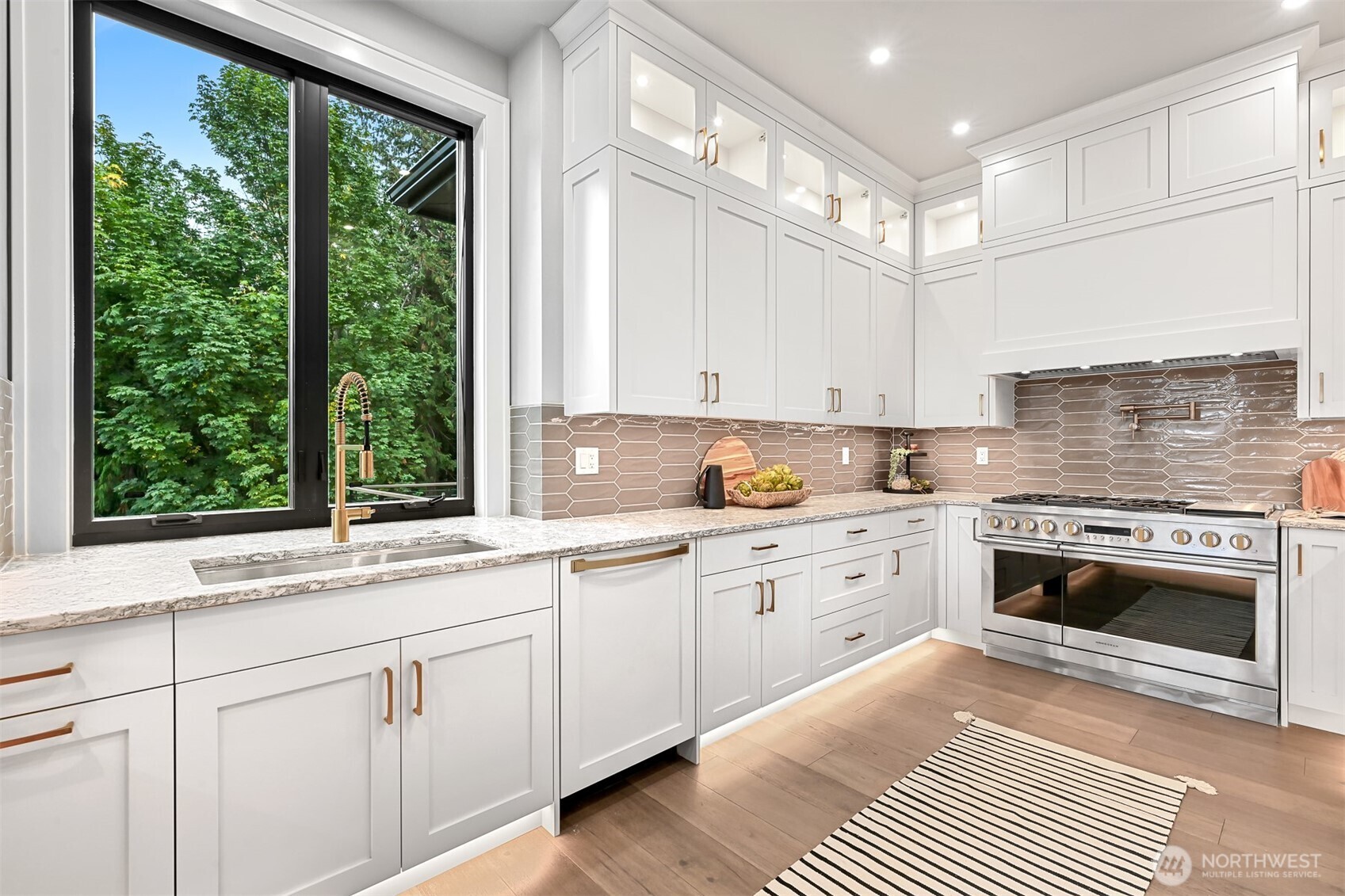 555 Whitecap Road