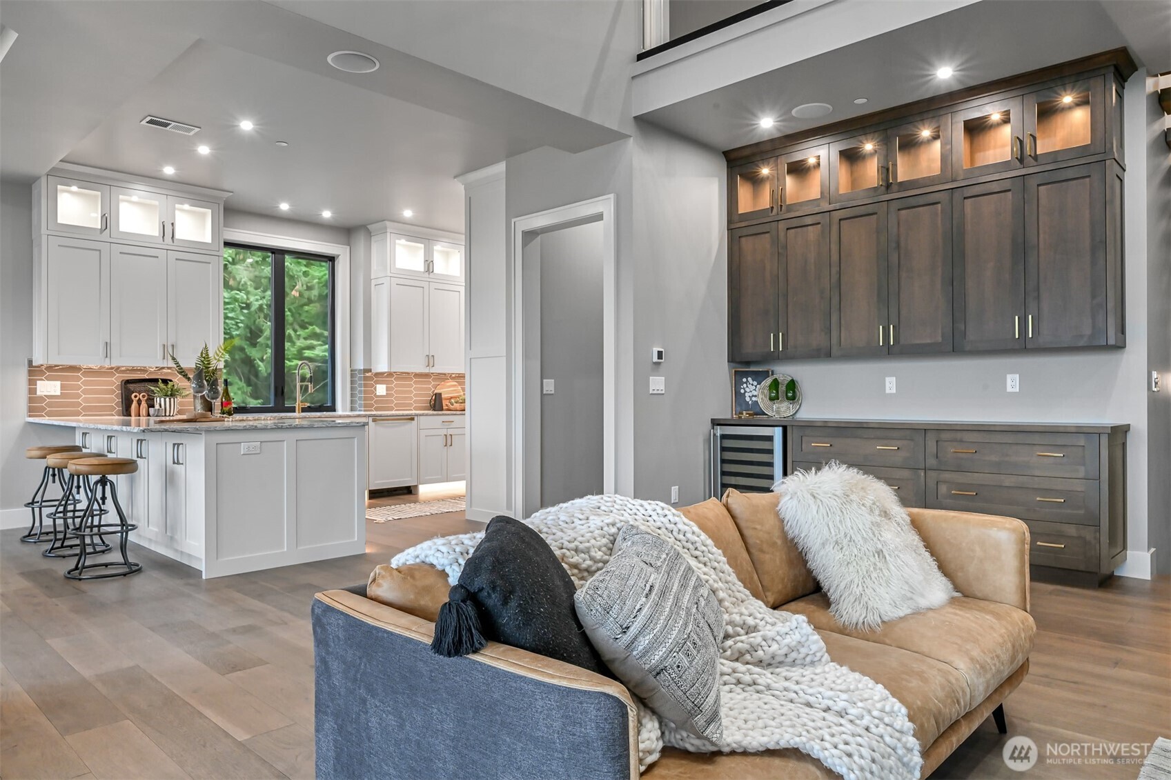 555 Whitecap Road