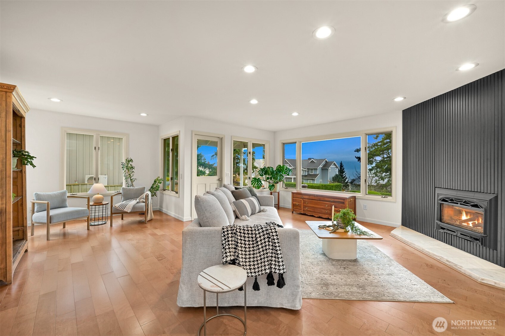 25 Shorewood Drive