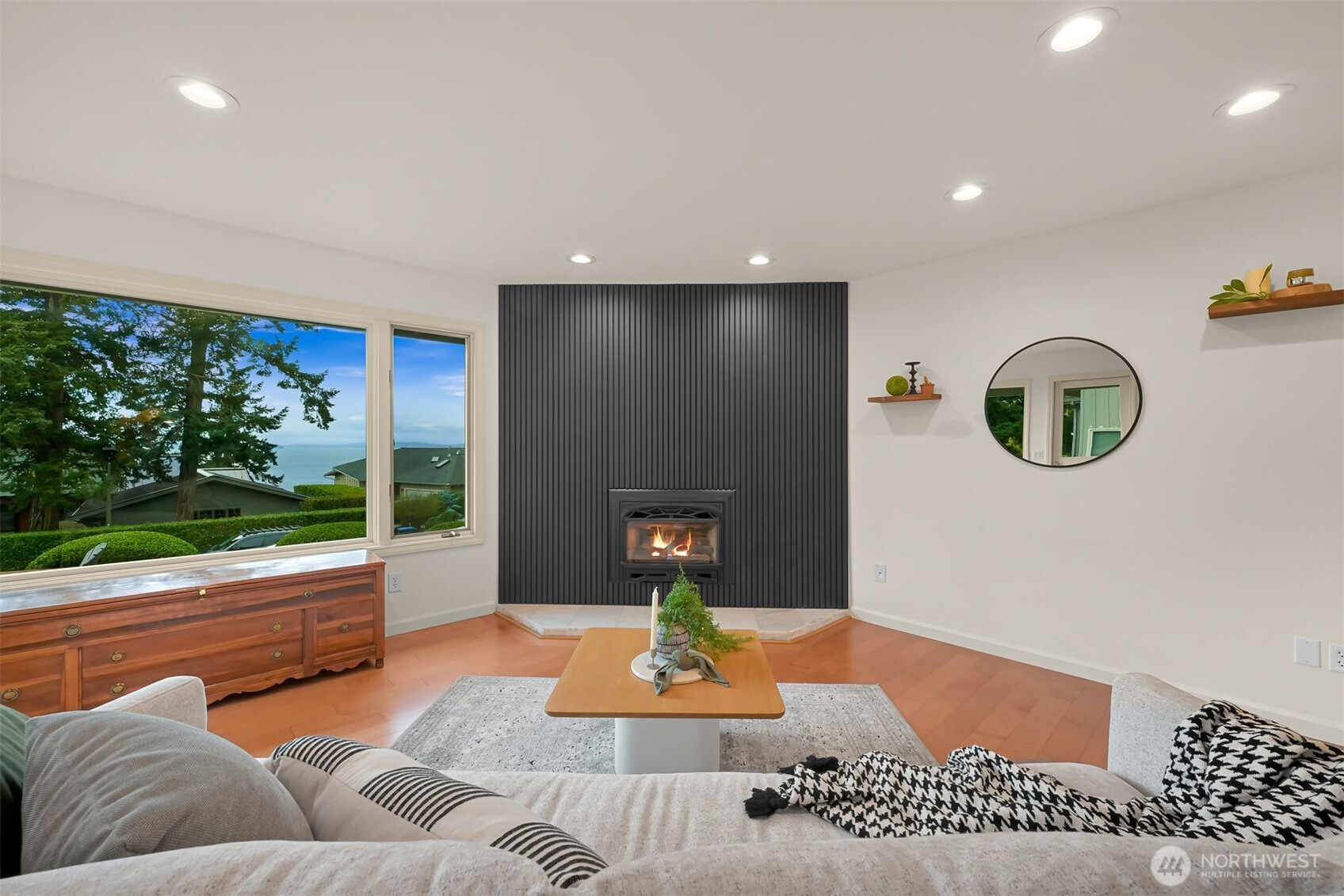 25 Shorewood Drive