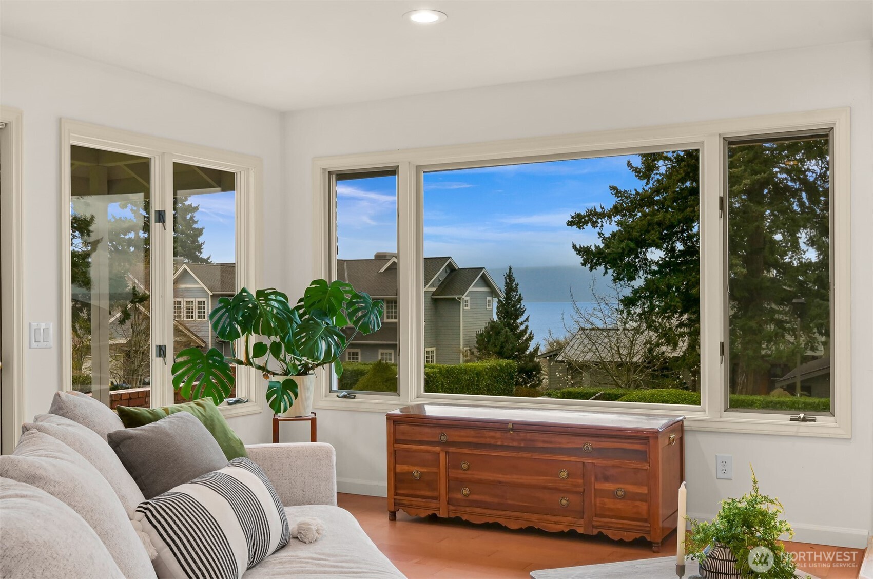 25 Shorewood Drive