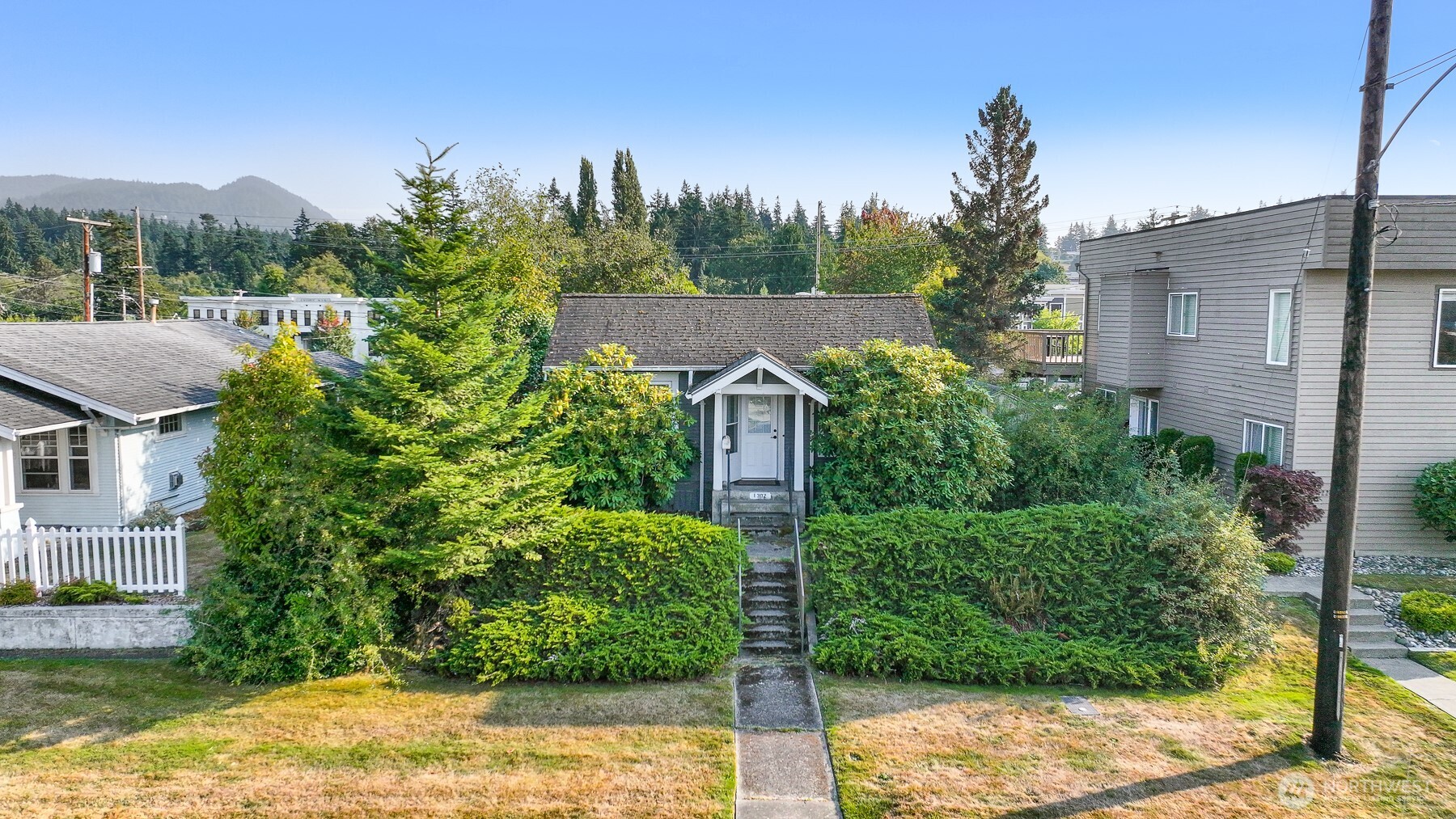 1302 Larrabee Avenue