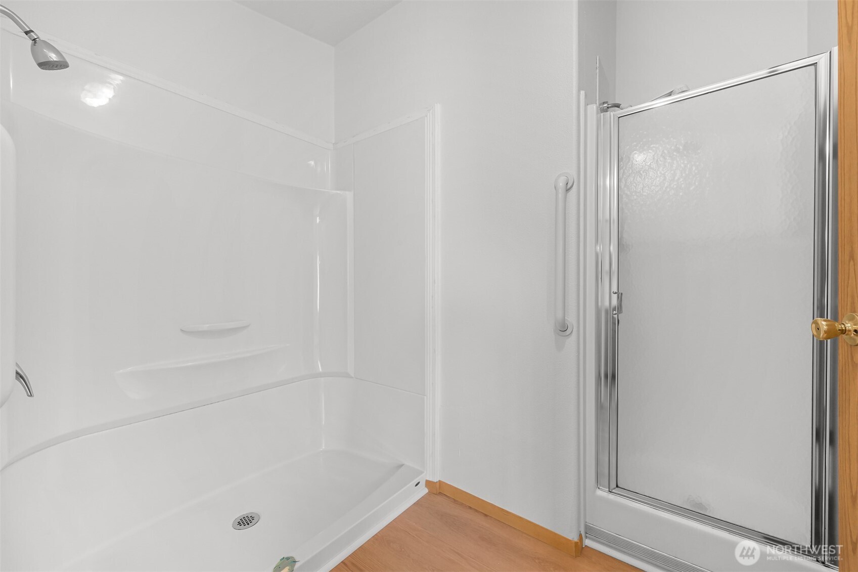 2400 Donovan Avenue Unit: 38A