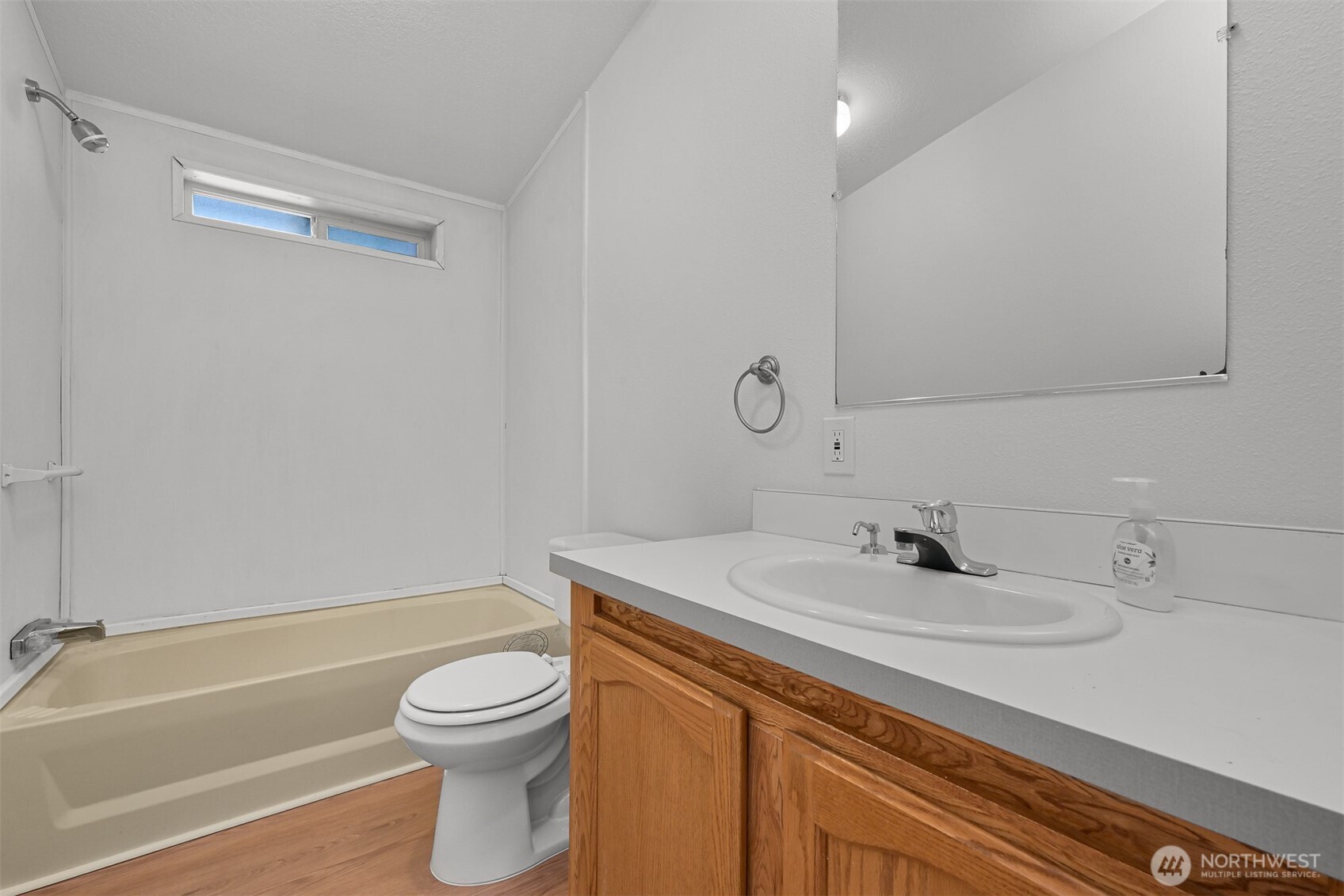 2400 Donovan Avenue Unit: 38A