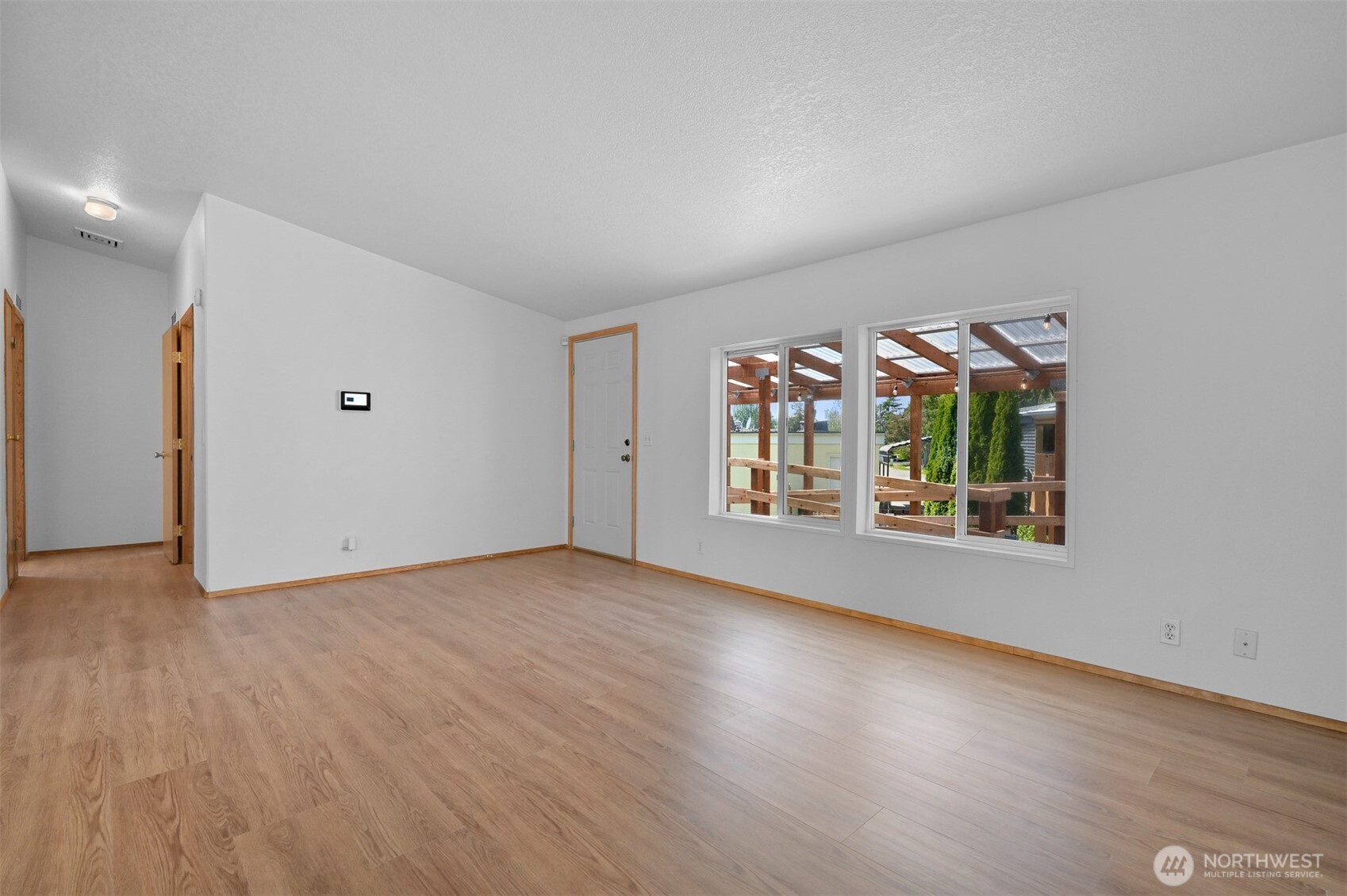 2400 Donovan Avenue Unit: 38A