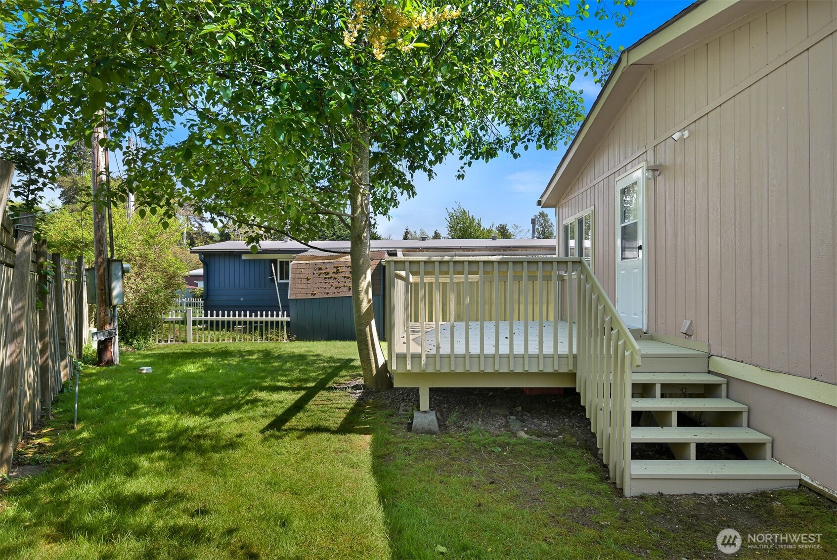 2400 Donovan Avenue Unit: 38A