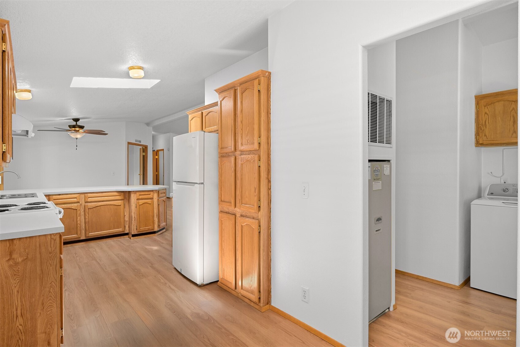 2400 Donovan Avenue Unit: 38A