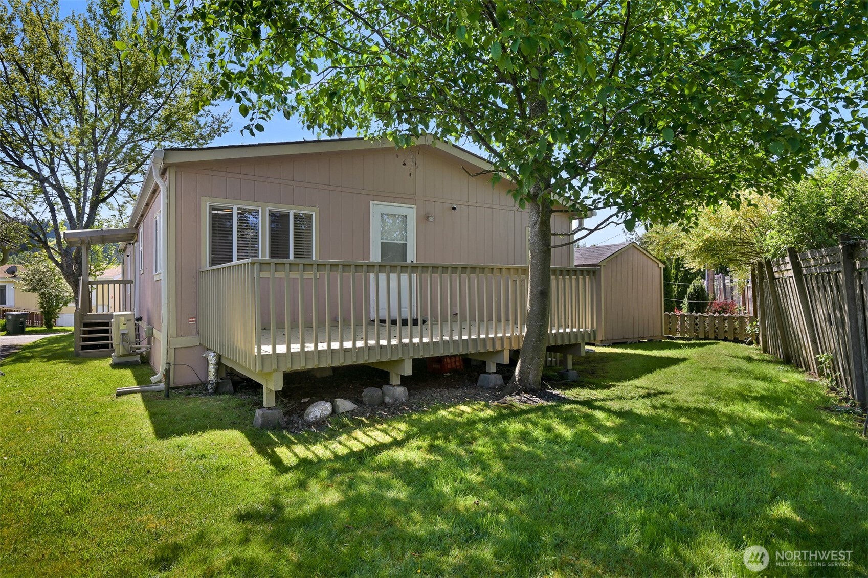2400 Donovan Avenue Unit: 38A