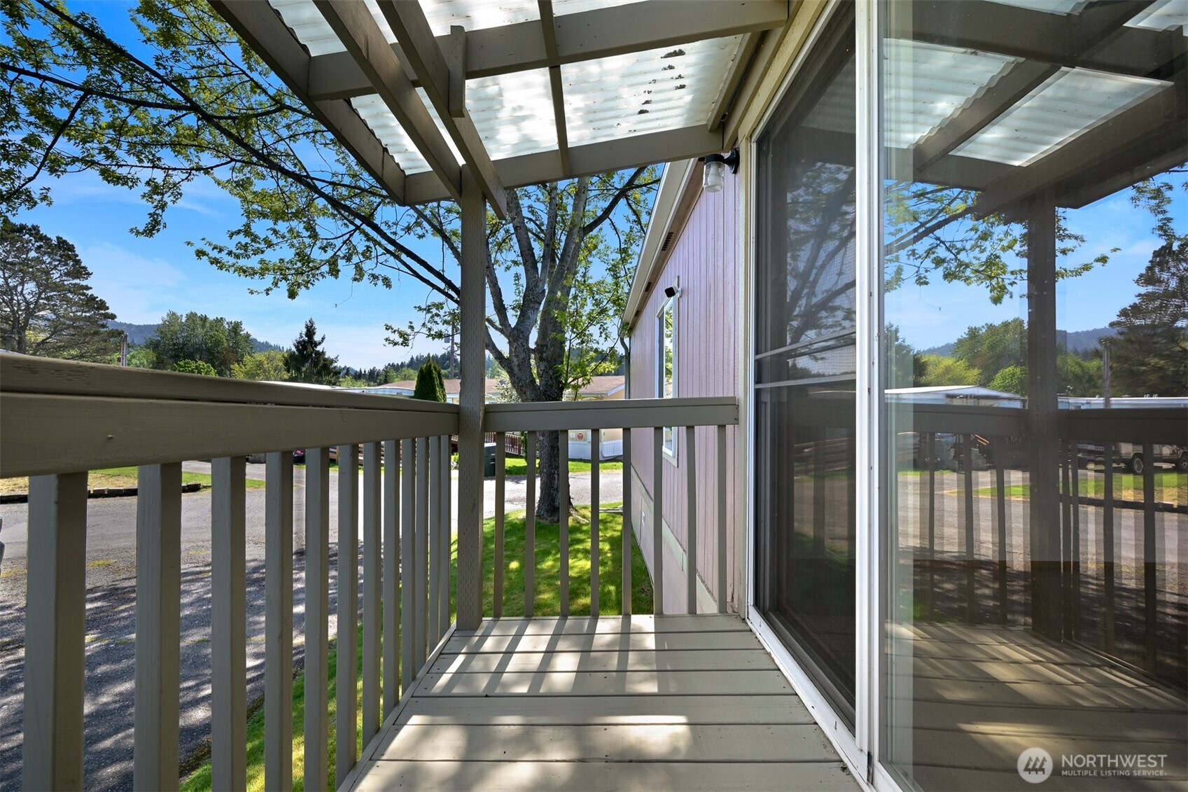 2400 Donovan Avenue Unit: 38A