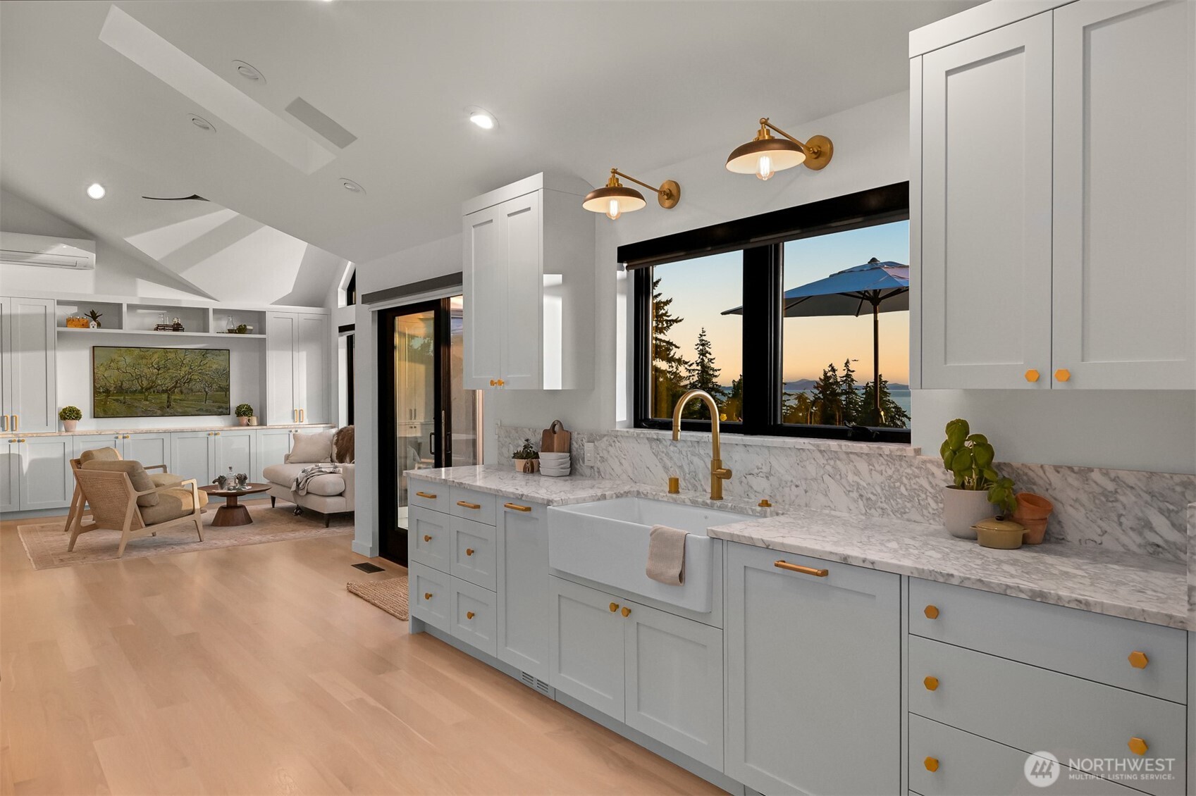 405 Bayside Road