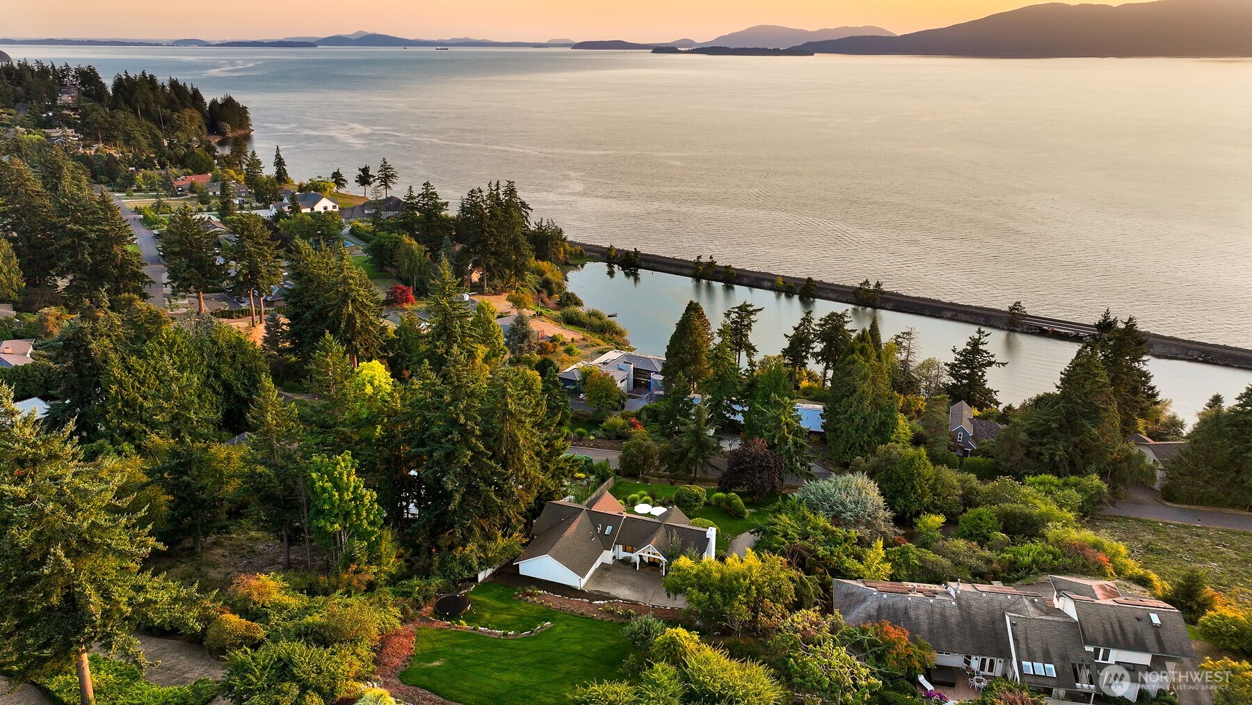 405 Bayside Road