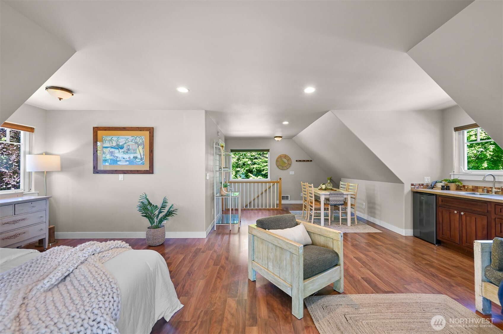 5551 Maple Way