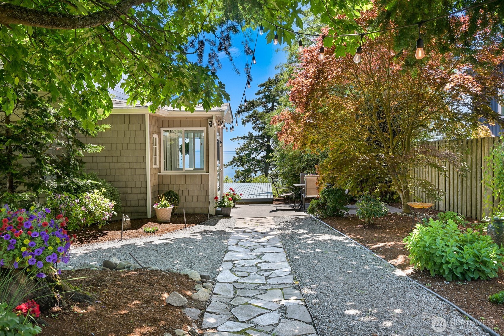 5551 Maple Way