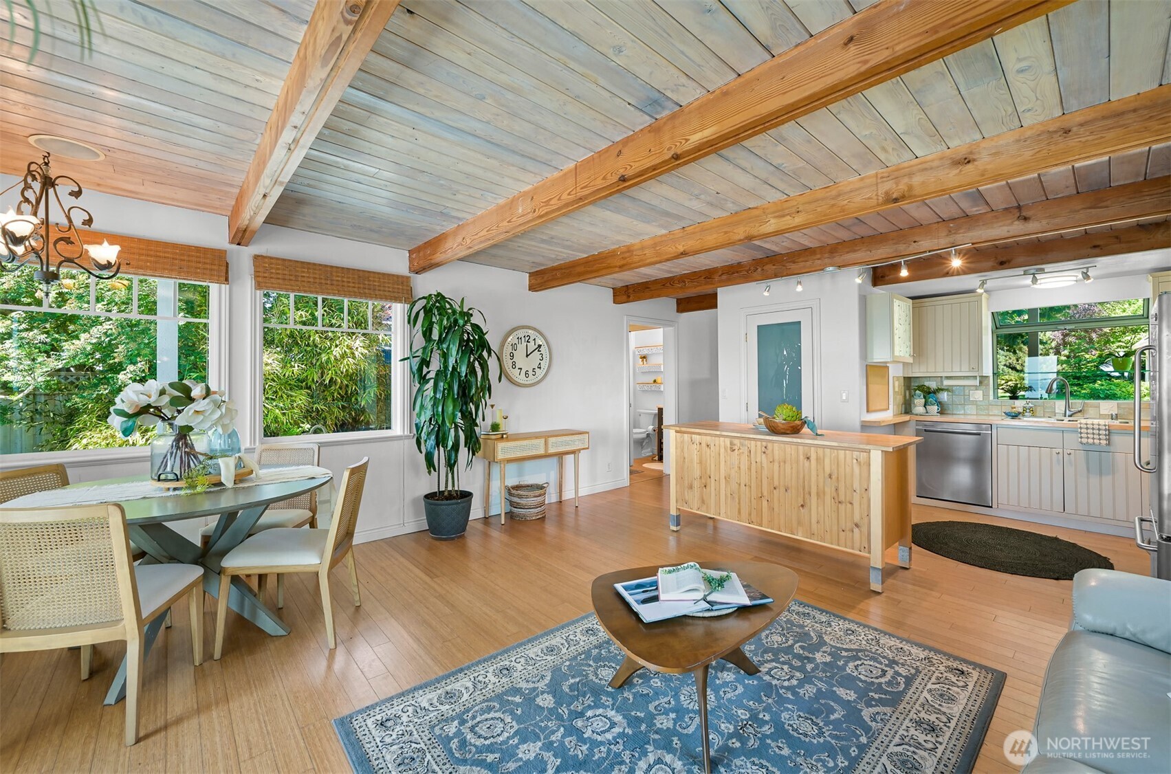 5551 Maple Way