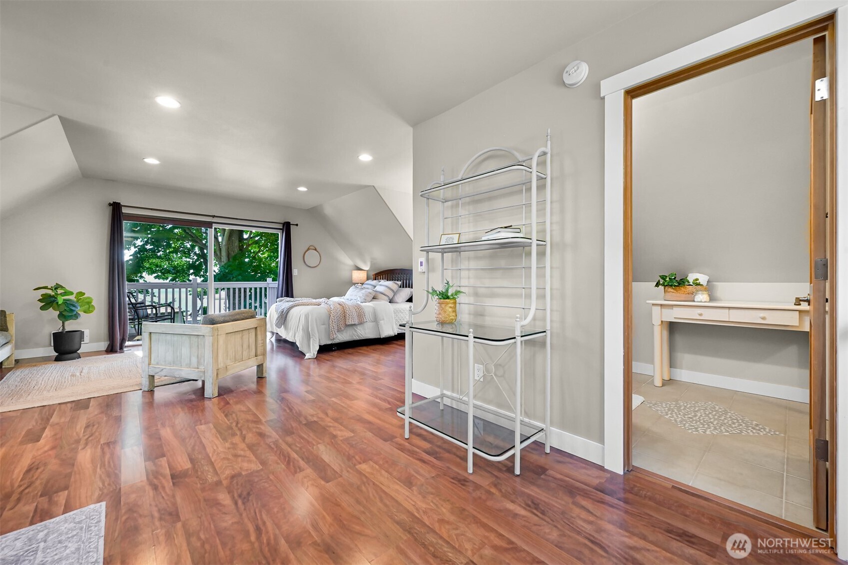 5551 Maple Way