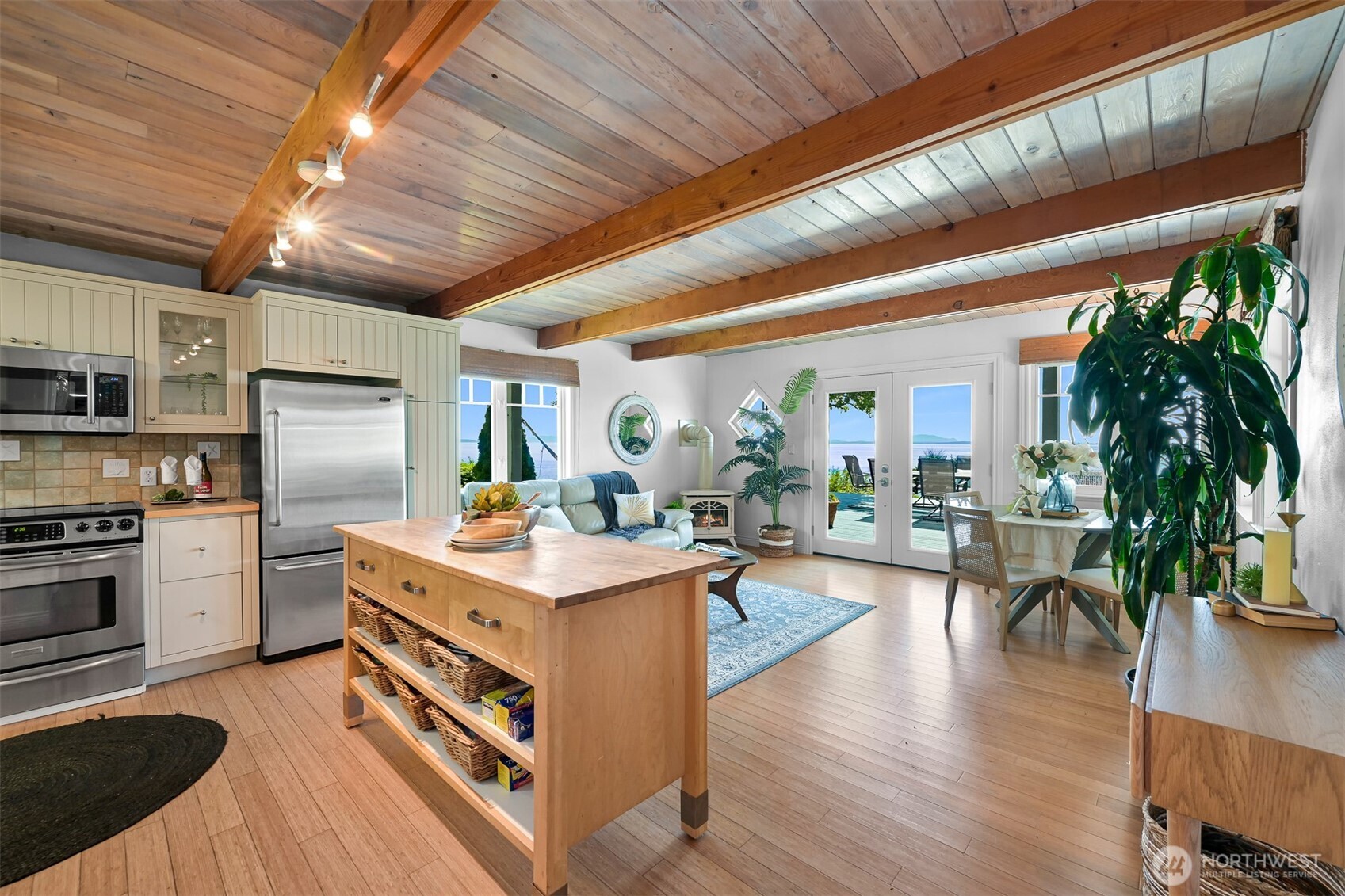 5551 Maple Way