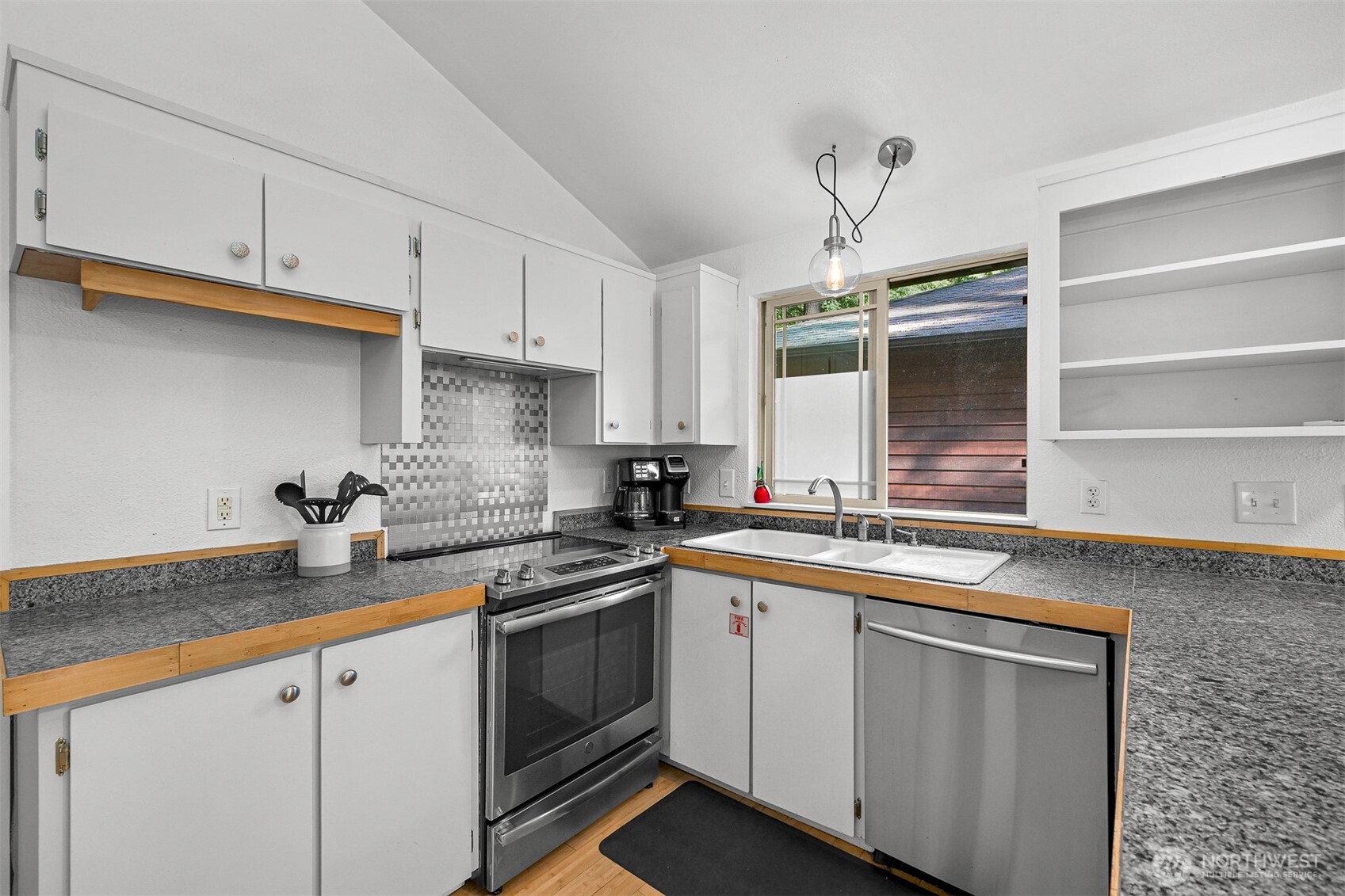 1 Sugarpine Place